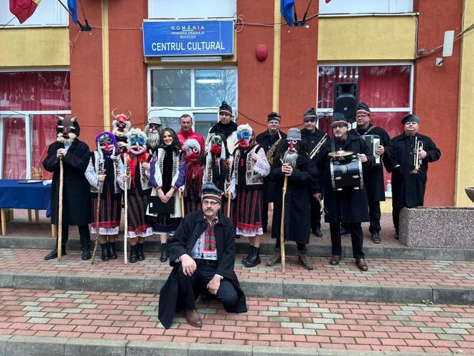 Costumul Popular Și Cultura Românească