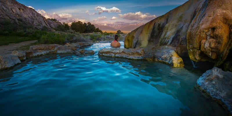 Ce Înseamnă Dacă Vezi Apă Minerală Într-Un Peisaj Natural În Vis